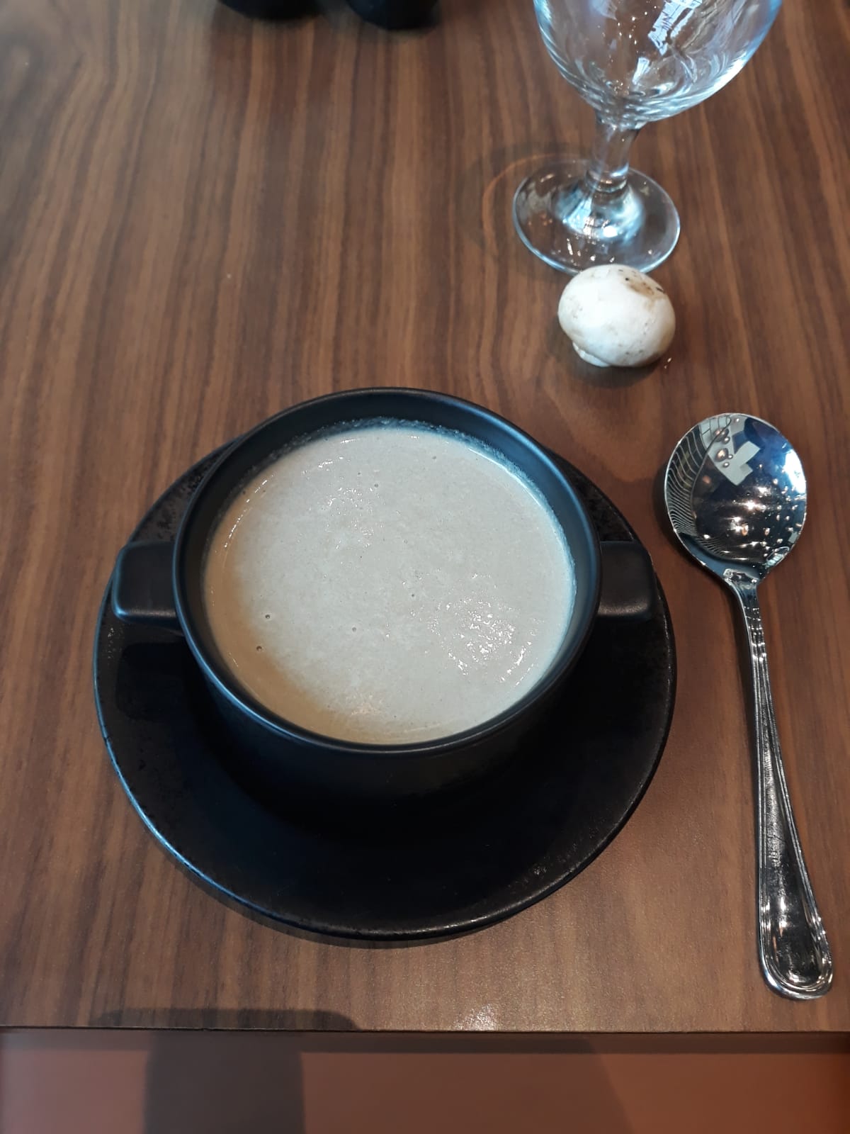 شوربة المشروم مع الكريمه